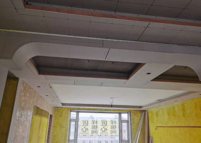 綠色家園T8號(hào)樓，210平米歐式風(fēng)格，木工施工完畢現(xiàn)場(chǎng)